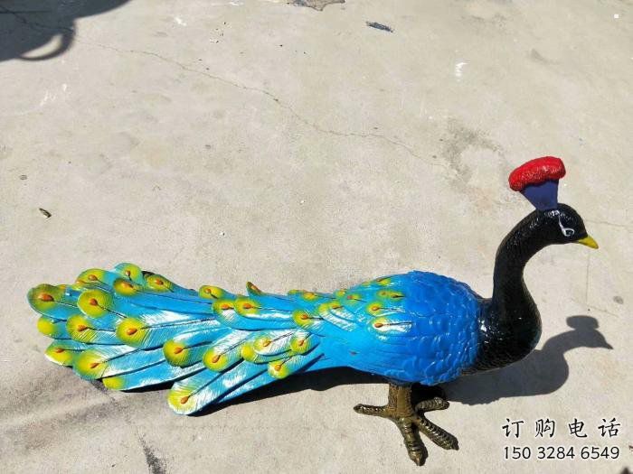 金鳳彩繪孔雀雕塑制作選用，景區(qū)案例，動物美陳雕塑