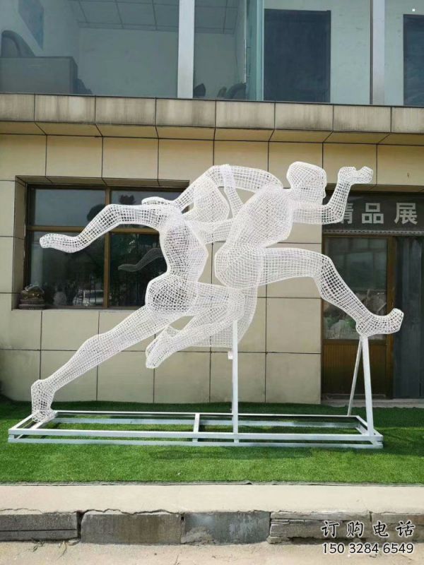 未央鏤空跨欄雕塑制造商，透雕雕塑，鐵藝體育人物雕塑供給
