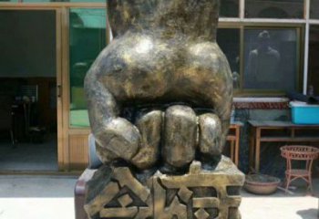 大理握拳雕塑訂做，歐式風(fēng)格，玻璃鋼握拳雕塑廠家選定